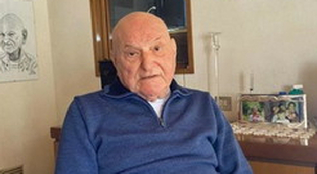 Mattarella premia gli eroi "normali": Giancarlo, 91 anni, che ha lasciato il suo vaccino alla madre di un ragazzo disabile