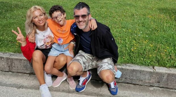 Bambina di 8 anni muore di tumore dopo l'ultima estate da sogno con Giulia Stabile e Blanco. Mamma e papà: «Ci resterà il tuo sorriso»