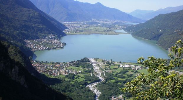 Violento scontro tra barche nella notte in Valtellina: 5 feriti, tre sono gravi