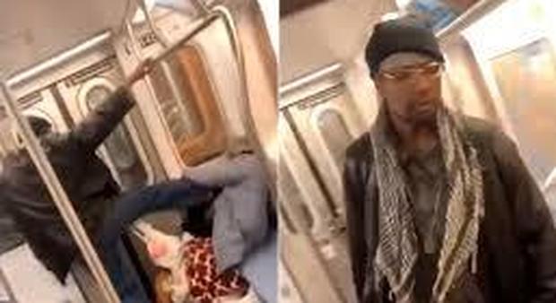 Calci e pugni a una donna in metropolitana, il video è virale: «Grazie ai social è stato arrestato»