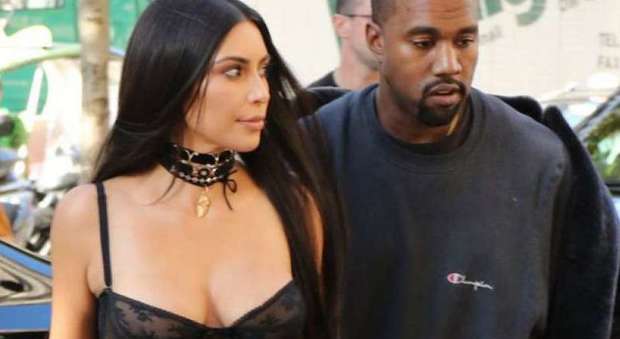 Natale separati per Kim Kardashian e Kanye West: «Sono vicini al divorzio»