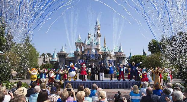 Gli italiani bloccati a Disneyworld tornano a casa: la Farnesina sblocca volo da Orlando per l'Italia