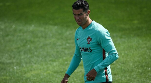 Cristiano Ronaldo e l'offerta folle dall'Arabia: 250 milioni di euro per due anni