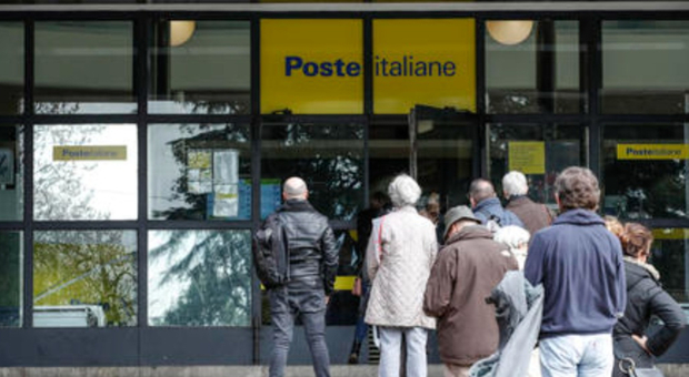 Poste Italiane, quando verrà pagata la pensione di gennaio 2023: le date e chi avrà l'aumento