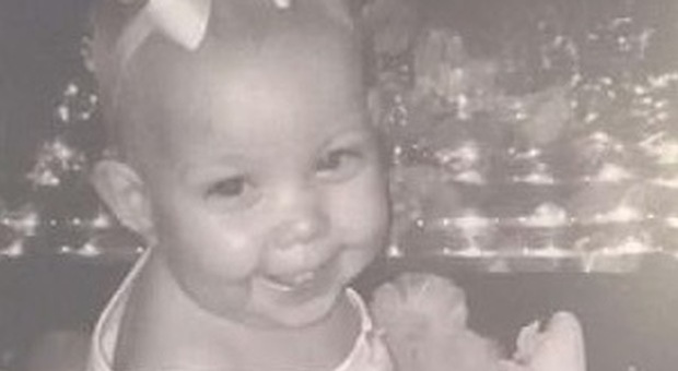 Bimba di 2 anni muore soffocata da un salamino, la famiglia accusa i soccorritori