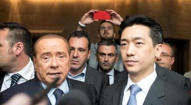 Mister Bee non si arrende, di nuovo ad Arcore: Berlusconi rifiuta la maxiofferta da un miliardo