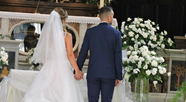 Frascati, sposarsi in Comune è diventato troppo costoso (fino a 1200 euro): le coppie vanno altrove