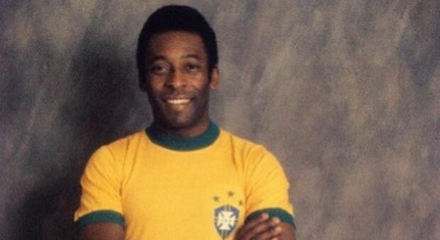 Pelé, tifo per il Brasile dall'ospedale: «Amici miei voglio ispirarvi, sono con voi». E spunta il post Instagram