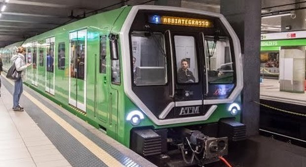 Pacco sospetto nella linea Verde della metro: sospesa la circolazione dei treni