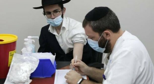 Israele, torna l'allarme: 7.445 nuovi casi, 726 ricoverati in gravi condizioni