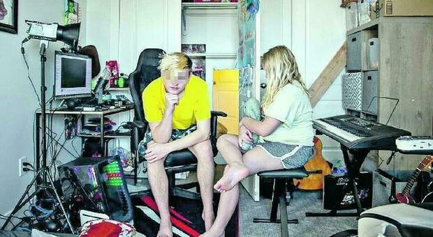 Due fratelli di 15 e 12 anni si barricano in camera: «Abusi da papà, vogliamo stare con mamma»