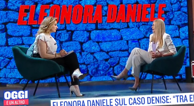 Eleonora Daniele a "Oggi è un altro giorno" in lacrime per la foto del fratello scomparso: «E' faticoso..». La Bortone commossa