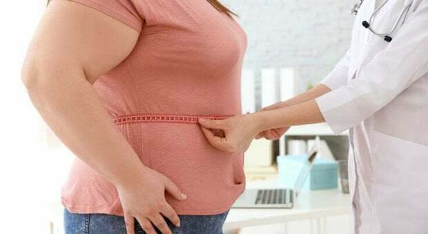Covid e sovrappeso: chi è obeso rischia di più Le patologie da tenere sotto controllo La dieta