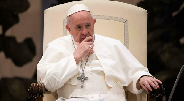 Papa Francesco all'Adnkronos: «Corruzione nella Chiesa c'è da secoli. Ma io non mi sento solo»