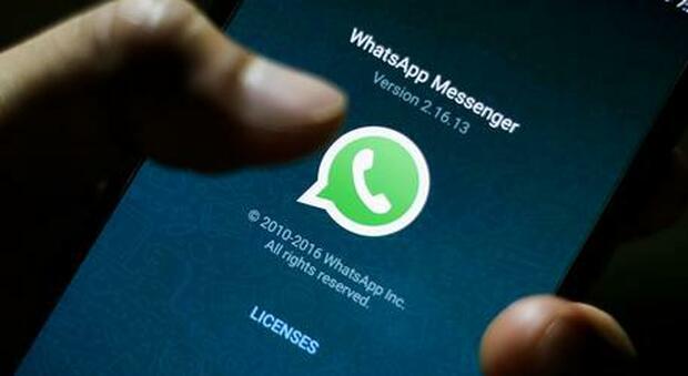 WhatsApp, dal 15 maggio nuova informativa privacy. Ecco cosa succede se non si accetta