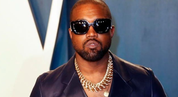 Kanye West, chi è Chaney Jones: ma la nuova fidanzata sembra... Kim Kardashian
