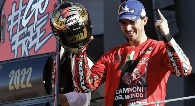 MotoGp, Bagnaia campione del mondo su Ducati. È il primo italiano a vincere dopo Valentino Rossi