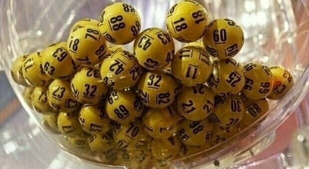 Lotto e Superenalotto, le estrazioni di martedì 13 aprile: numeri vincenti e quote. Nessun 6 né 5+