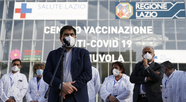 Coronavirus nel Lazio, D'Amato: «Grazie al vaccino calo di incidenza e decessi negli over 80»
