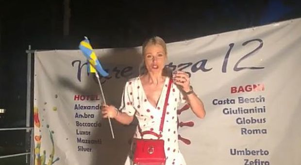 Michelle Hunziker perde la scommessa mondiale con Filippa Lagerback: video social per onorare la sconfitta