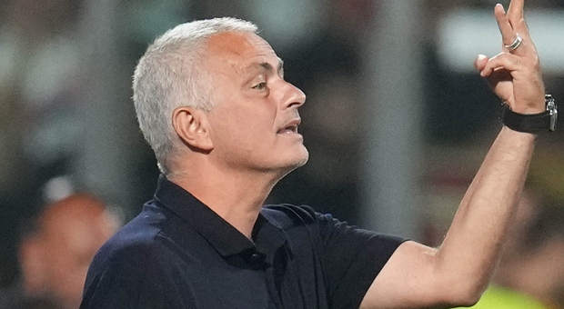 Roma, Mourinho: «Zaniolo da un mese che vuole andare via: per lui niente Napoli»