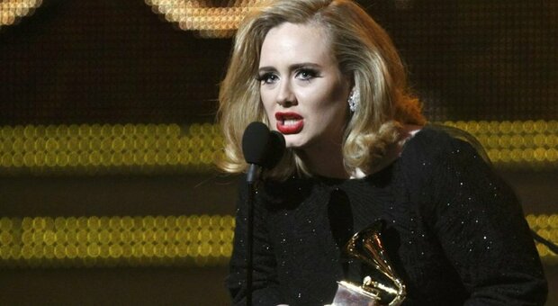 Adele pronta a lasciare la musica: «Voglio laurearmi in letteratura inglese»