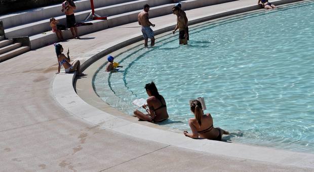 Caldo anomalo a Milano, le piscine già aperte da domani (senza variazioni di prezzo)
