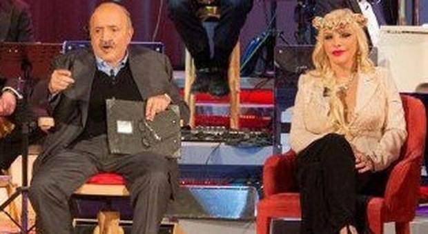 Cicciolina choc al Maurizio Costanzo Show: "Ho rapito mio figlio"