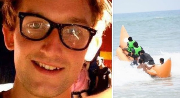 Turista cade dal bananone e scompare in mare: si teme il peggio