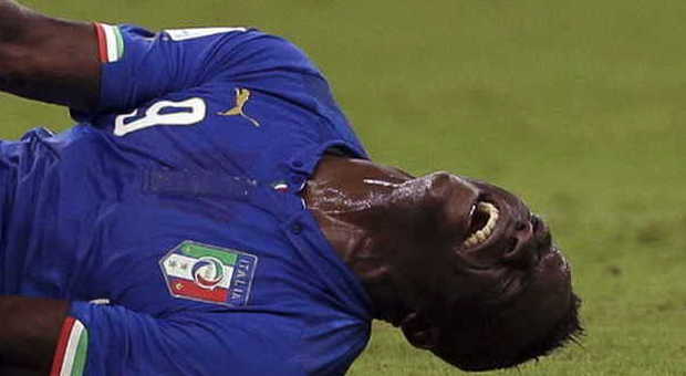 Balotelli, il segno di vittoria poi zittisce tutti: "Non montiamoci la testa o tutto è inutile"