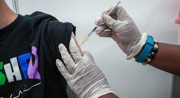 Covid, terza dose di vaccino per tre milioni di soggetti fragili
