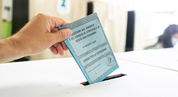 Ballottaggi elezioni comunali. Due milioni di italiani alle urne per 65 sindaci. Si vota fino alle 23. Alle 19 affluenza al 29,5%