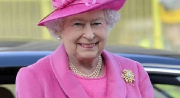 La regina Elisabetta cerca un autista: "Sia puntuale e senza pretese"