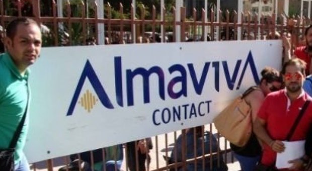 Almaviva, trovato l'accordo: l'azienda ritira i 3mila licenziamenti