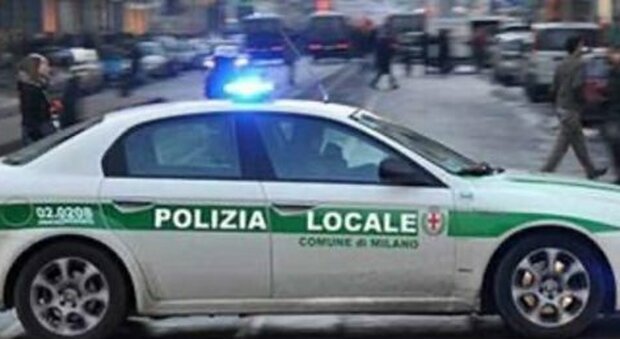 Milano, arrestata ladra seriale: furti a raffica nei negozi di Corso Buenos Aires, anche un cubo di Rubik