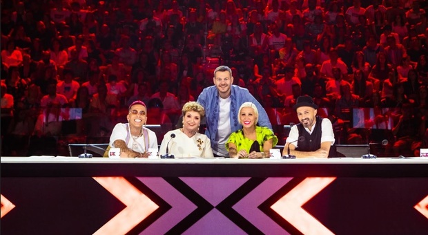 X Factor 2019, la finale: le anticipazioni, gli ospiti e le ultime assegnazioni. Nel pre-show i giudici di Masterchef
