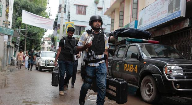 Bangladesh, uccisi sospetti militanti jihadisti: "Probabili legami con la strage di Dacca"