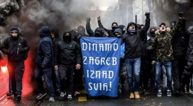 Milan-Dinamo Zagabria, ultrà croati con bastoni e coltelli: assalto al supemercato di CityLife, 14 tifosi fermati