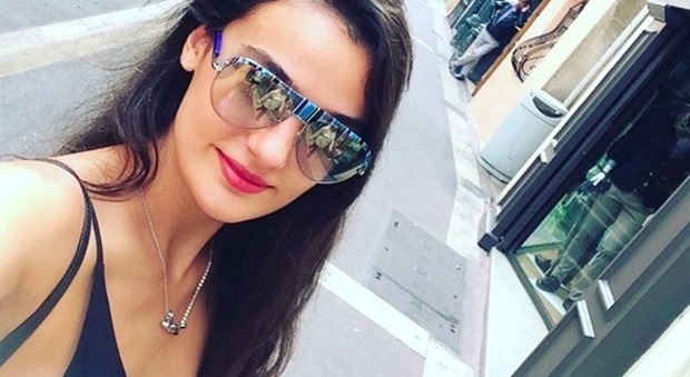 L'ex Miss Turchia insultò il Presidente Erdogan: condannata a 14 mesi di carcere