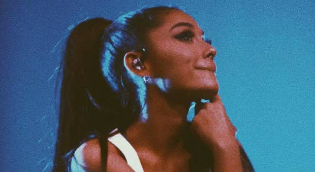 Manchester, Ariana Grande "devastata" dal dolore. Annullato il tour in Europa, salta la data di Roma