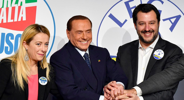 Il presidenzialismo agita il voto. Berlusconi: «Con la riforma, Mattarella dovrebbe lasciare»