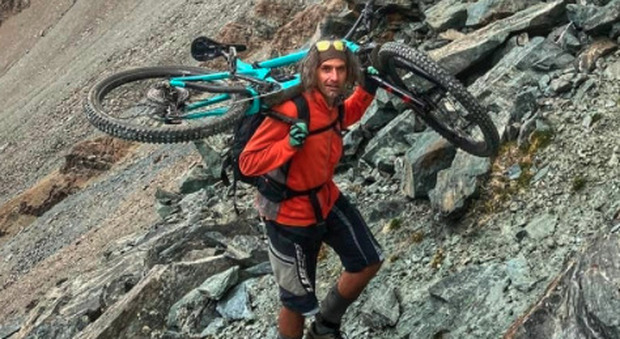 Valanga in Val d'Aosta, muore un campione di freeride: Luca Pandolfi aveva 47 anni