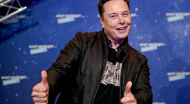 Twitter, Elon Musk ci ripensa: dopo il licenziamento di massa (via mail) richiama decine di dipendenti
