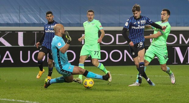 Atalanta-Lazio 3-2: Inzaghi saluta la Coppa. Gasperini avanti con l'uomo in meno e rigore fallito