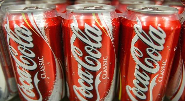 Verme nella lattina di Coca Cola, ragazzina di 12 anni ricoverata in ospedale