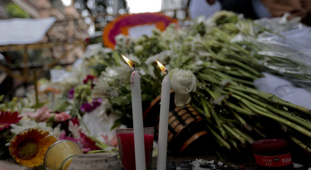 Bangladesh, partito il volo con le salme delle vittime italiane