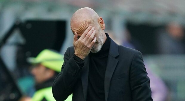 Milan disastro: i fischi di San Siro. La curva Sud applaude: «Contro l'Inter 11 leoni». Pioli: «Tante cose non funzionano più»