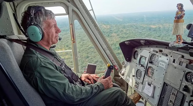 Pilota in pensione torna in volo per Putin, ma muore in battaglia: forse abbattuto da fuoco amico