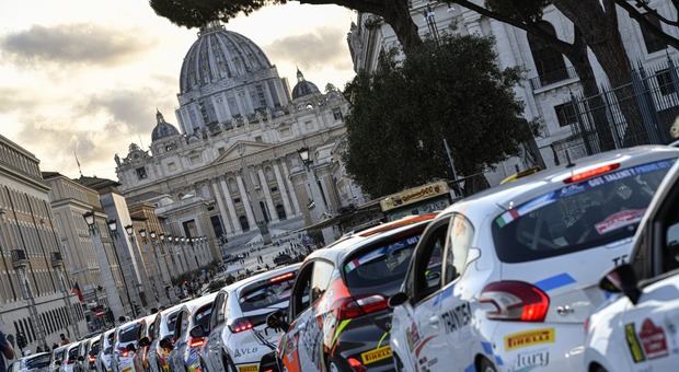 Il campione mondiale Max Rendina punta al “Rally di Roma Capitale” con auto ibride all'insegna della mobilità sostenibile