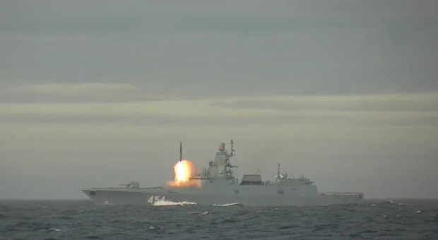 Mosca testa il missile ipersonico: è partito da una nave tra Norvegia e Russia